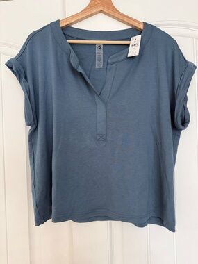 Lou & Grey Signaturesoft Split Neck Top Blue Size M NWT Relaxed